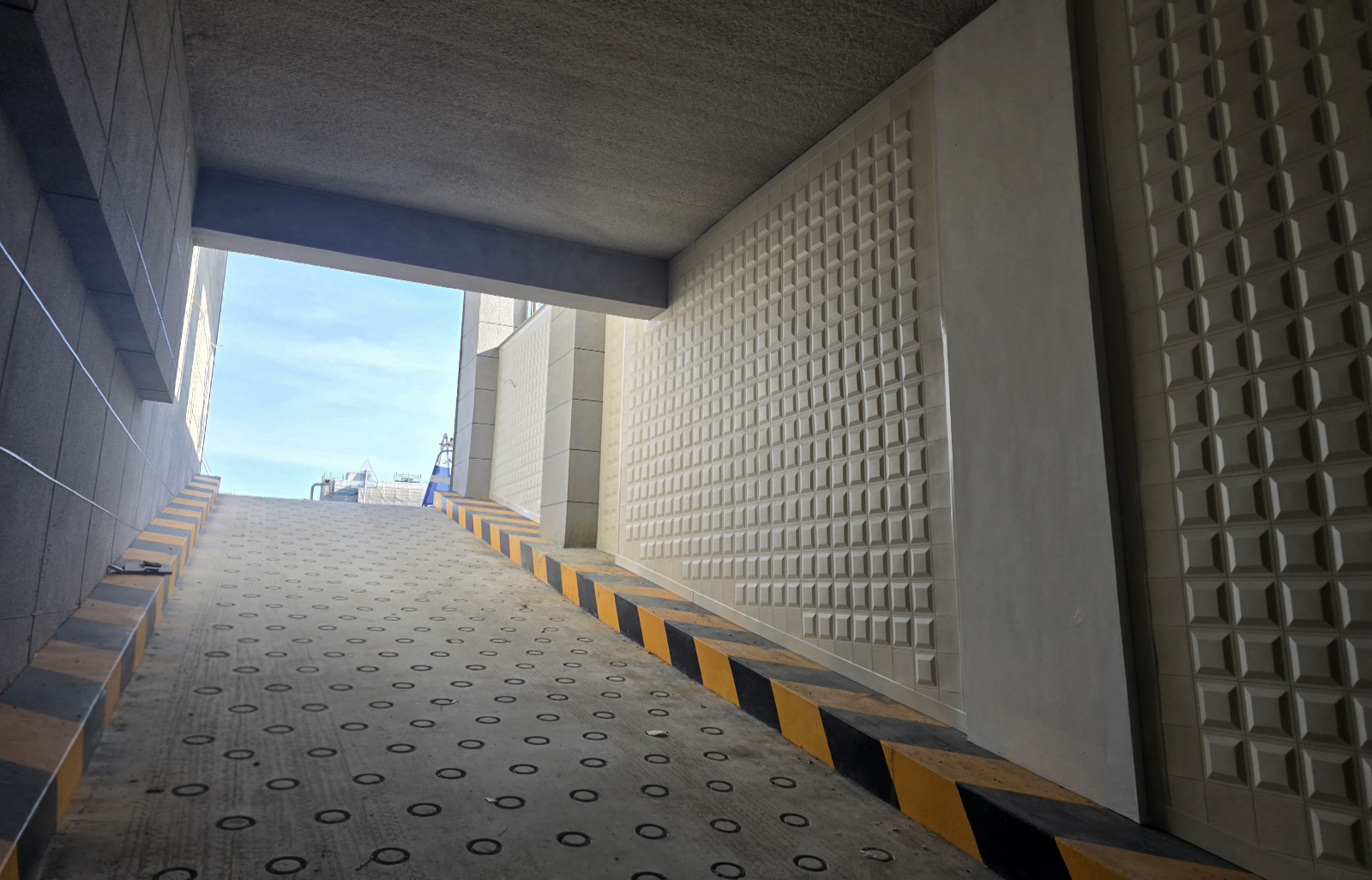 /user/s/soopin/editor/2512/0fbd727e35829e6ba59de3cc025f3c82_1765760397_3123.jpg 이미지크게보기